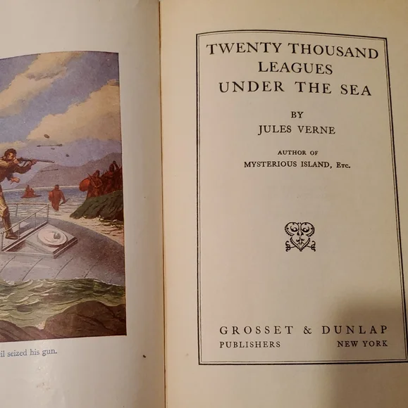 Vintage Blue '20,000 Leagues Under the Sea' Book - Picture 2 of 6